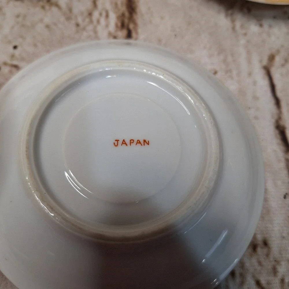 Vintage Japan Lusterware Demitasse Set 5 Cups Saucers Peach Iridescent Classical